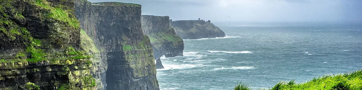 File:Cliffs Of Moher Liscannor Ireland (70100959).jpeg - Wikimedia Commons