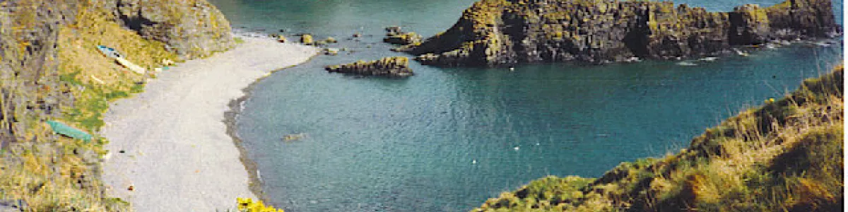 File:The bay at Whinnyfold.jpg - Wikimedia Commons