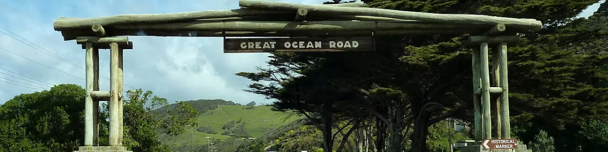 File:2009-0825-GreatOceanRoadsign.jpg ...