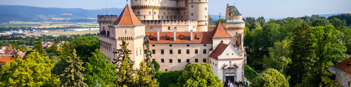 File:Bojnice Castle Slovakia.jpg - Wikimedia Commons