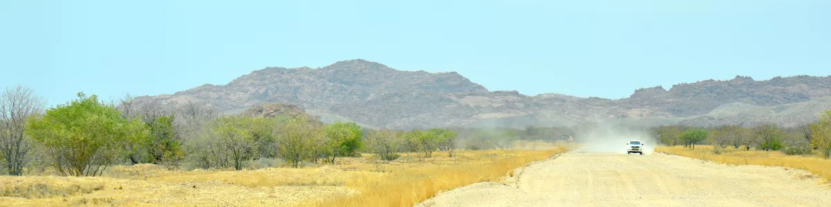 File:Gravel road, Namibia.jpg - Wikipedia