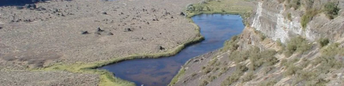 Fichier:Grand coulee below dry falls.JPG — Wikipédia