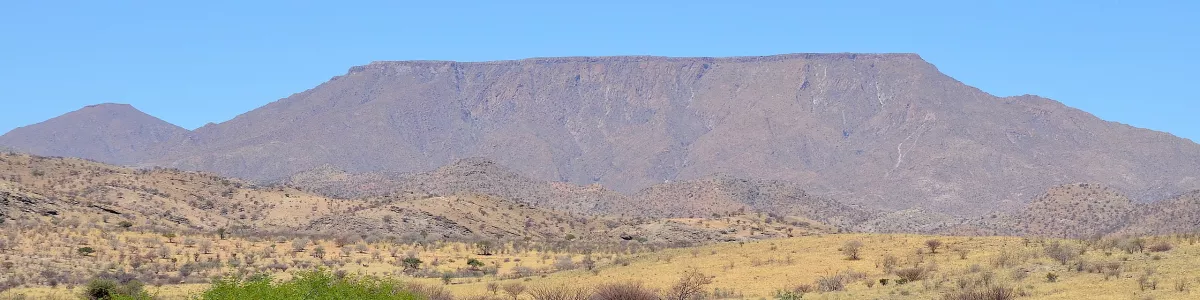 File:Gamsberg mountain, Namibia (2014).jpg - Wikimedia Commons