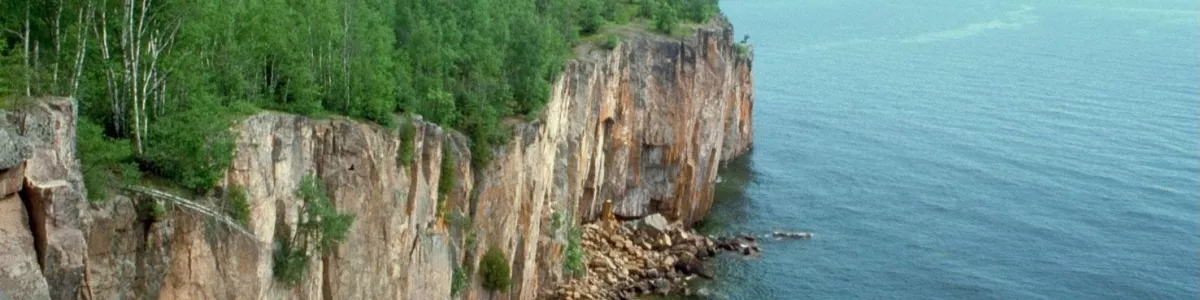 Fichier:Lake Superior North Shore(v2).jpg — Wikipédia