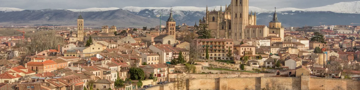 File:Panorámica de Segovia.jpg - Wikimedia Commons